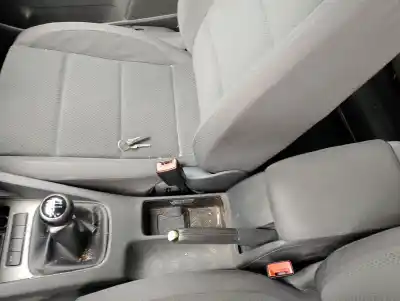 Véhicule à la ferraille volkswagen golf v (1k1) 1.9 tdi de l'année 2005 alimenté bkc,bls,bxe