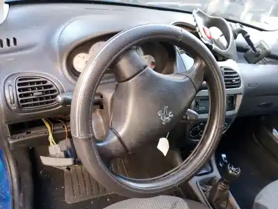 Véhicule à la ferraille peugeot 206 fastback (2a/c) 1.4 i de l'année 2004 alimenté kfw