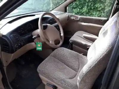 Veicolo di demolizione chrysler voyager (gs) 2.5 td dell'anno 1995 alimentato 