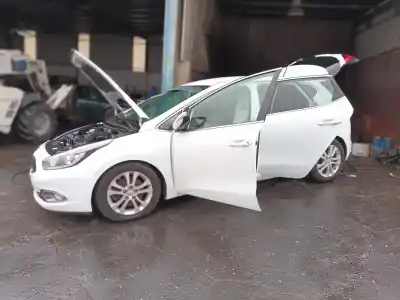 Veículo de Sucata kia cee´d drive do ano 2015 alimentado d4fb