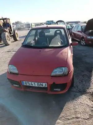 Sloopvoertuig fiat seicento (187) sporting van het jaar 2001 aangedreven 187a1000