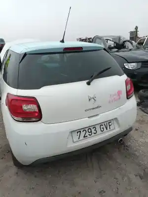 Véhicule à la ferraille citroen ds3 graphic art de l'année 2010 alimenté 9hpdv6dted