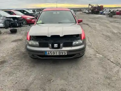 Veículo de Sucata SEAT LEON (1M1) 1.9 TDI do ano 2002 alimentado ALH