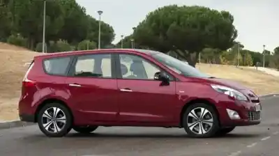 Veículo de Sucata RENAULT SCENIC IV BOSE-Edition do ano 2017 alimentado H5F F4