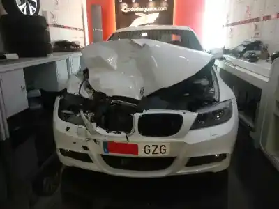 Véhicule à la ferraille BMW 3 (E90) 320 d de l'année 2010 alimenté N47D20C