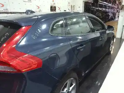 Sloopvoertuig volvo v40 fastback (525) d2 van het jaar 2014 aangedreven d4162t