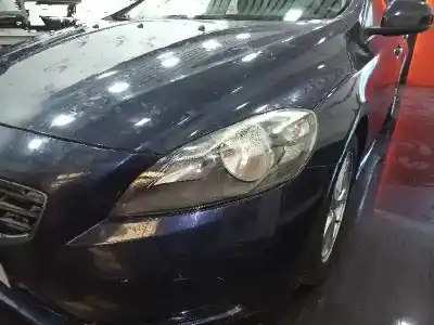 Sloopvoertuig volvo v40 fastback (525) d2 van het jaar 2014 aangedreven d4162t