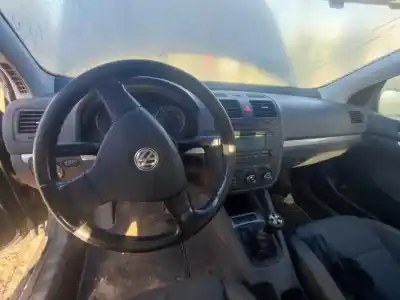 Veicolo di demolizione volkswagen golf v (1k1) 1.9 tdi dell'anno 2004 alimentato bkc