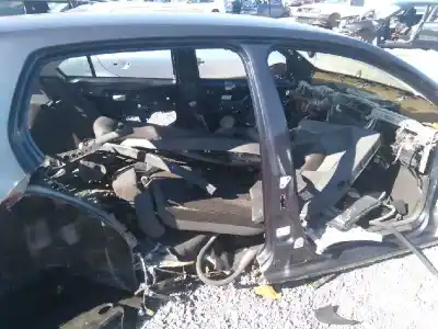 Veículo de Sucata volkswagen golf vi (5k1) 1.6 tdi do ano 2004 alimentado bgu