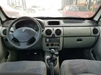Vehicul casat renault   al anului 2003 alimentat k9kb7