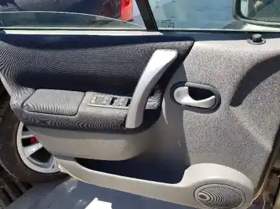 Здавання транспортного засобу renault scenic ii i- music року 2008 потужний f9ql8