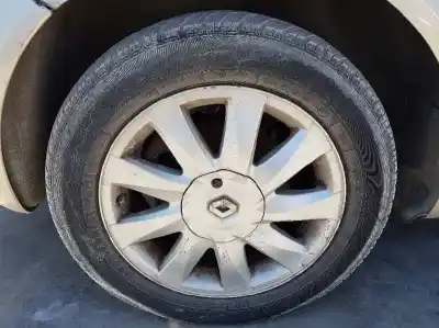 Здавання транспортного засобу renault scenic ii i- music року 2008 потужний f9ql8