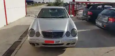 Здавання транспортного засобу MERCEDES-BENZ CLASE E E 320 210.065 року 2004 потужний 613961