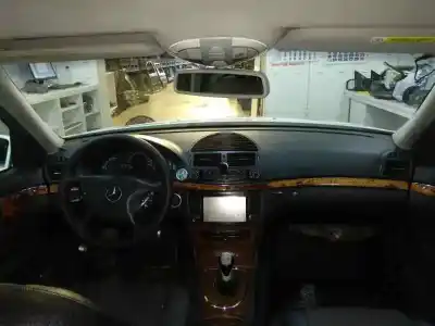 Veículo de Sucata mercedes-benz clase e (w211) e 400 cdi (211.028) do ano 2004 alimentado om646961