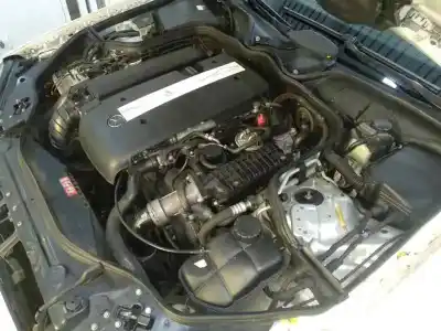 Veículo de Sucata mercedes-benz clase e (w211) e 400 cdi (211.028) do ano 2004 alimentado om646961