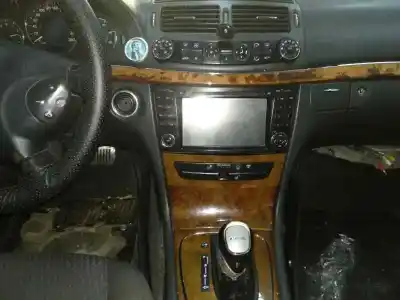 Veículo de Sucata mercedes-benz clase e (w211) e 400 cdi (211.028) do ano 2004 alimentado om646961