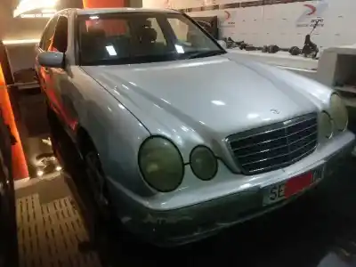 Veículo de Sucata mercedes-benz clase e (w211) e 400 cdi (211.028) do ano 1999 alimentado om611961