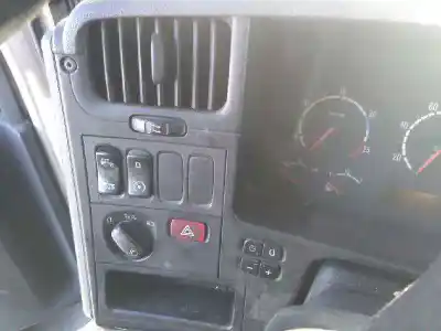 Здавання транспортного засобу scania baureihe 4 (p/r 164 l) (2001) fg  480 (4x2) e3 largo cr 19 a року 2006 потужний dc913euro3