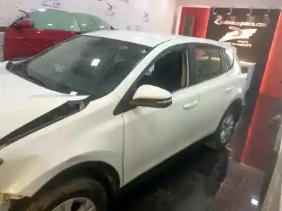 Sloopvoertuig toyota rav4 (a4) active van het jaar 2016 aangedreven 1ad