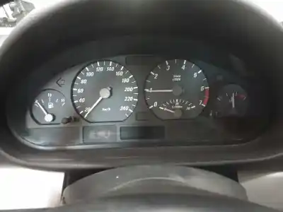 Veículo de Sucata bmw 3 (e46) 318 i do ano 2002 alimentado n42b20a