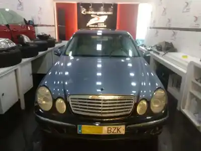 Здавання транспортного засобу MERCEDES-BENZ CLASE E E 500 4MATIC 211.083 року 2002 потужний M113967