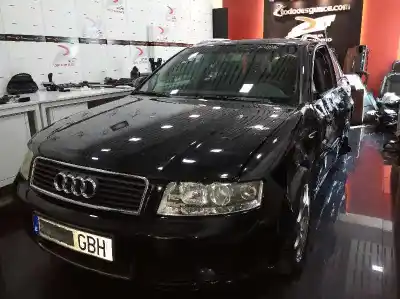 Veicolo di demolizione audi a4 (8ec) 1.9 tdi dell'anno 2004 alimentato avf