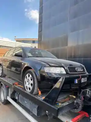 Veicolo di demolizione AUDI A4 (8EC) 1.9 TDI dell'anno 2004 alimentato AVF