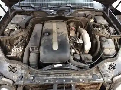 Veículo de Sucata mercedes-benz clase e (w211) e 400 cdi (211.028) do ano 2002 alimentado om648961