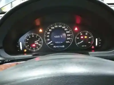 Veículo de Sucata mercedes-benz clase e (w211) e 400 cdi (211.028) do ano 2002 alimentado om648961