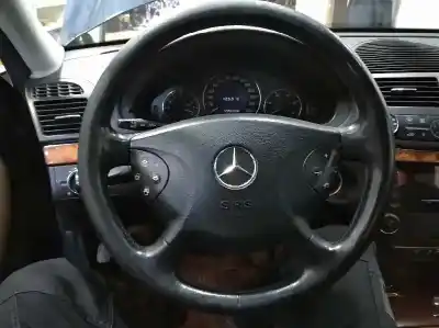 Veículo de Sucata mercedes-benz clase e (w211) e 400 cdi (211.028) do ano 2002 alimentado om648961