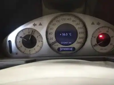 Veicolo di demolizione mercedes-benz clase e (w211) e 400 cdi (211.028) dell'anno 2003 alimentato om647961