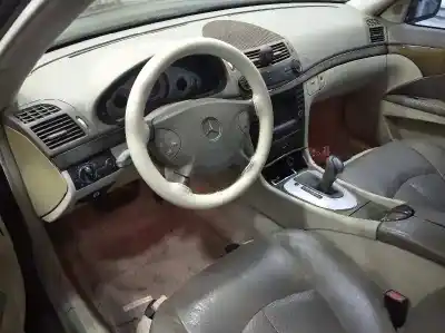 Veicolo di demolizione mercedes-benz clase e (w211) e 400 cdi (211.028) dell'anno 2003 alimentato om647961
