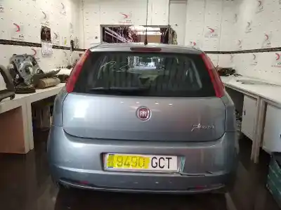 Veículo de Sucata fiat punto 199 lounge 12.11 12.15 do ano 2008 alimentado 