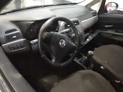 Veículo de Sucata fiat punto 199 lounge 12.11 12.15 do ano 2008 alimentado 