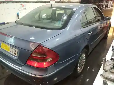 Veículo de Sucata mercedes-benz clase e (w211) e 400 cdi (211.028) do ano 2004 alimentado 647961