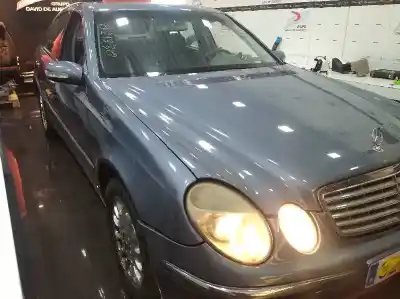 Veículo de Sucata mercedes-benz clase e (w211) e 400 cdi (211.028) do ano 2004 alimentado 647961