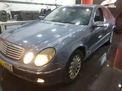 Veículo de Sucata mercedes-benz clase e (w211) e 400 cdi (211.028) do ano 2004 alimentado 647961