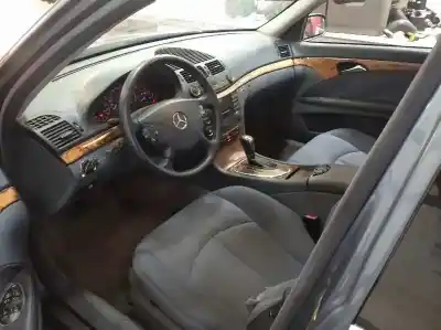 Veículo de Sucata mercedes-benz clase e (w211) e 400 cdi (211.028) do ano 2004 alimentado 647961