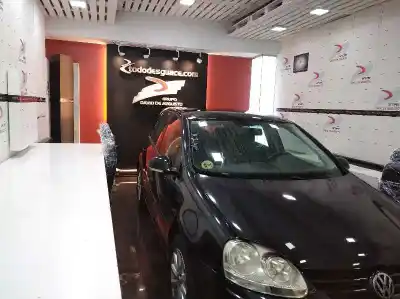 Veicolo di demolizione volkswagen golf v (1k1) 1.9 tdi dell'anno 2007 alimentato bxe