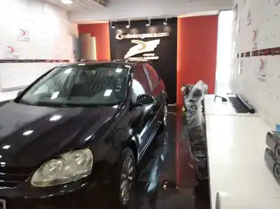 Veicolo di demolizione volkswagen golf v (1k1) 1.9 tdi dell'anno 2007 alimentato bxe