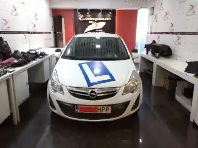 Veicolo di demolizione OPEL CORSA C 1.3 16V CDTI CAT (Z 13 DT / LN9) dell'anno 2013 alimentato A13DTC