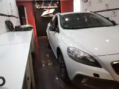 Veículo de Sucata volvo v40 fastback d3 do ano 2017 alimentado d4204t9