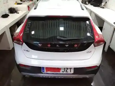 Veículo de Sucata volvo v40 fastback d3 do ano 2017 alimentado d4204t9