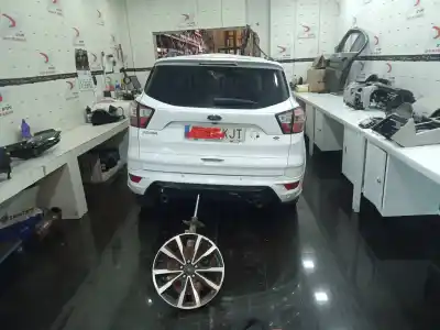 Здавання транспортного засобу ford kuga ii (dm2) 2.0 tdci 4x4 року 2018 потужний t7mc