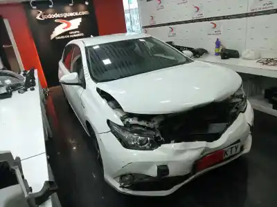 Veículo de Sucata toyota auris (_e15_) 1.8 hybrid (zwe150_) do ano 2019 alimentado 2zrfxe