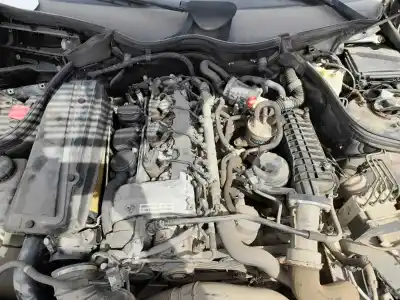 Veicolo di demolizione mercedes-benz clase c (bm 203) berlina d646963 dell'anno 1995 alimentato d646963