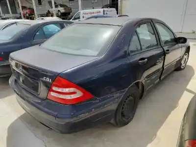 Veicolo di demolizione mercedes-benz clase c (bm 203) berlina d646963 dell'anno 1995 alimentato d646963
