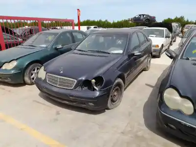 Veicolo di demolizione mercedes-benz clase c (bm 203) berlina d646963 dell'anno 1995 alimentato d646963