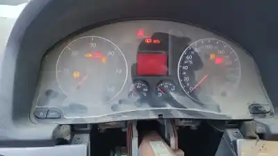 Veículo de Sucata volkswagen golf vi (5k1) 1.6 tdi do ano 2003 alimentado bkd