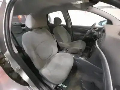 Véhicule à la ferraille citroen c5 i (dc_) 2.0 16v (dcrfnc dcrfnf) de l'année 2004 alimenté 